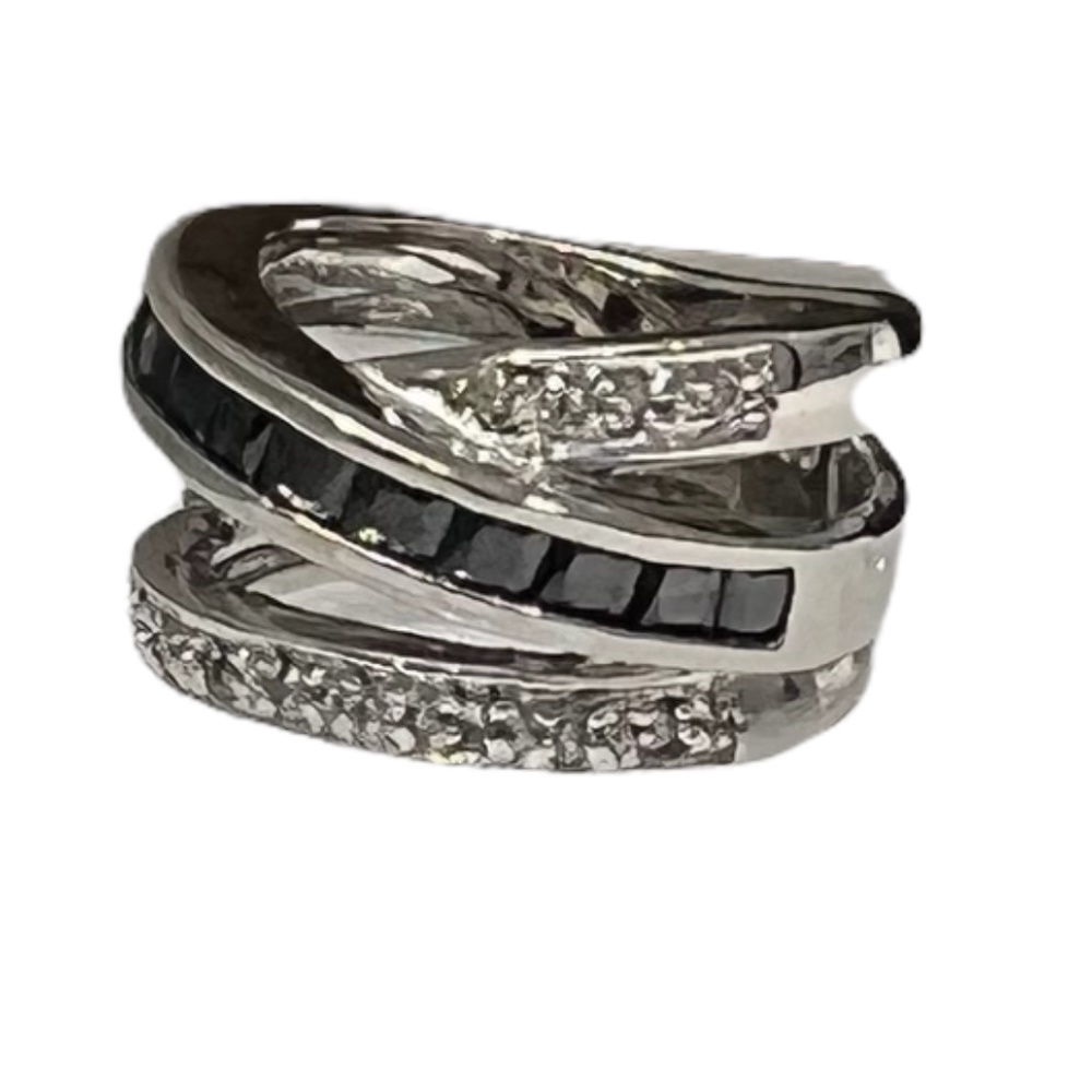 VINTAGE STERLING SILVER CROSS OVER ENTWINED BANDS W CLEAR & BLACK STONES RING